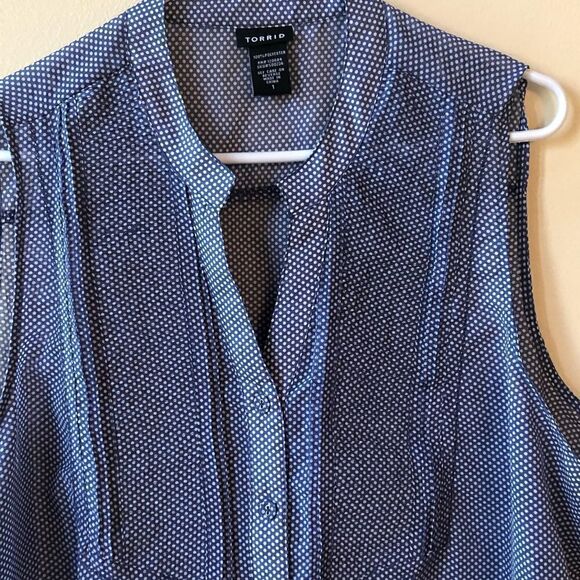Torrid Sleeveless Blouse  - Picture 2 of 6